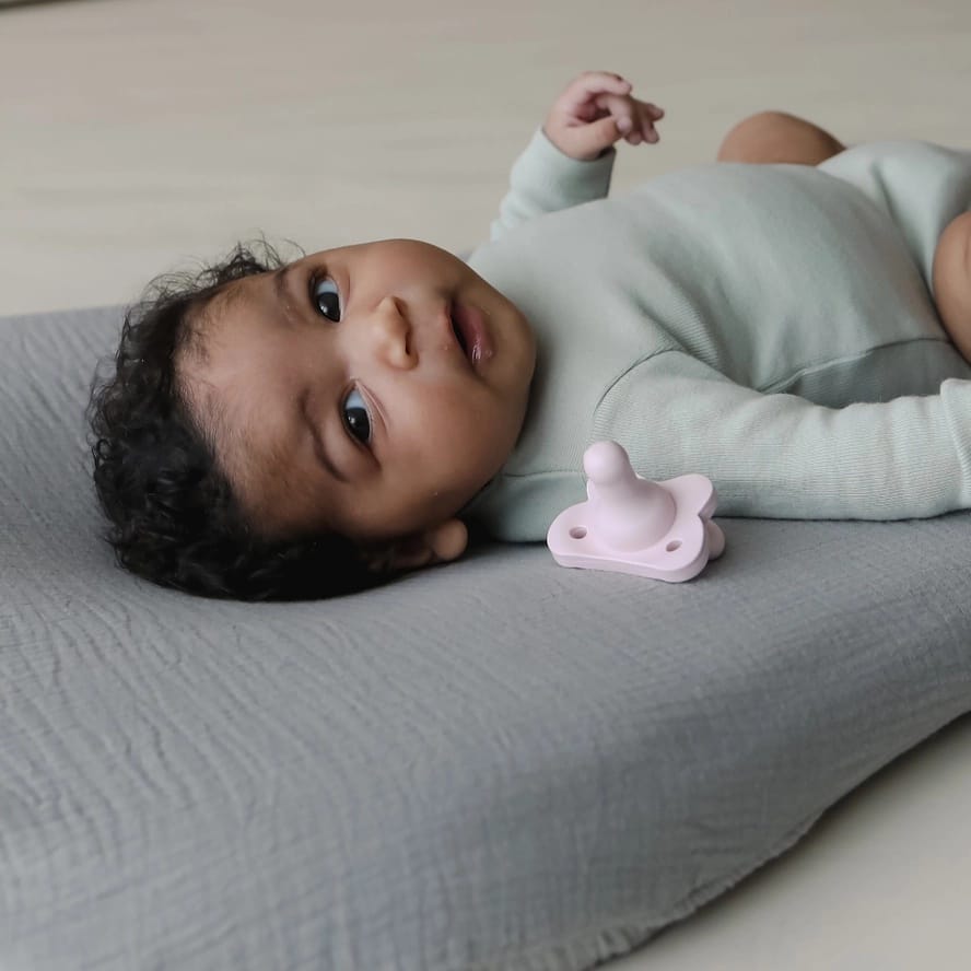 Snuggle Me Lounger Curve Muslin Cover - Stone - SMO-LCC-WW-ST-01