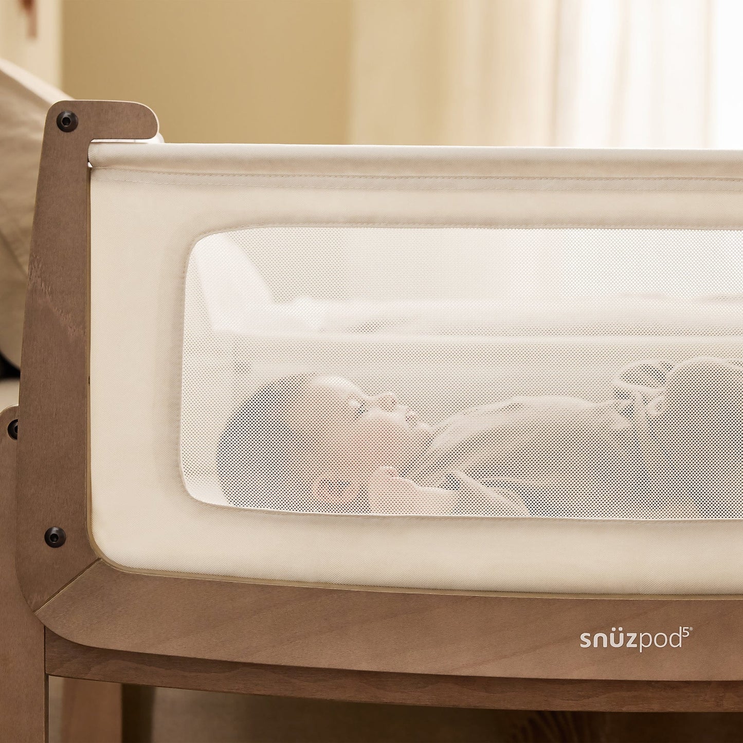 Snuz SnuzPod 5 Bedside Bassinet - Walnut - USFN050N