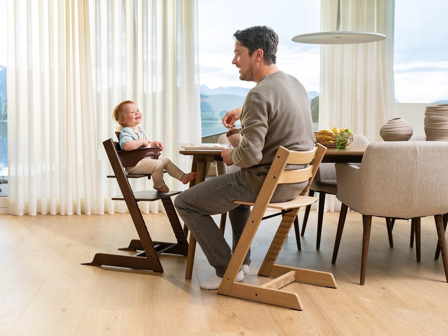 Stokke Tripp Trapp High Chair2 and Cushion with Stokke Tray - Oak Warm Brown / Anthracite / Black - 707200