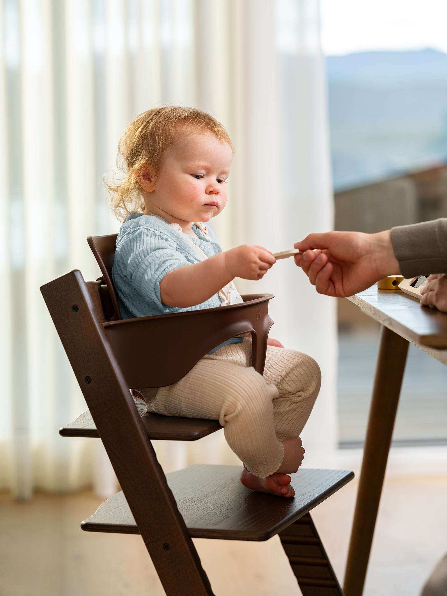 Stokke Tripp Trapp High Chair2 and Cushion with Stokke Tray - Oak Warm Brown / Anthracite / Black - 707200