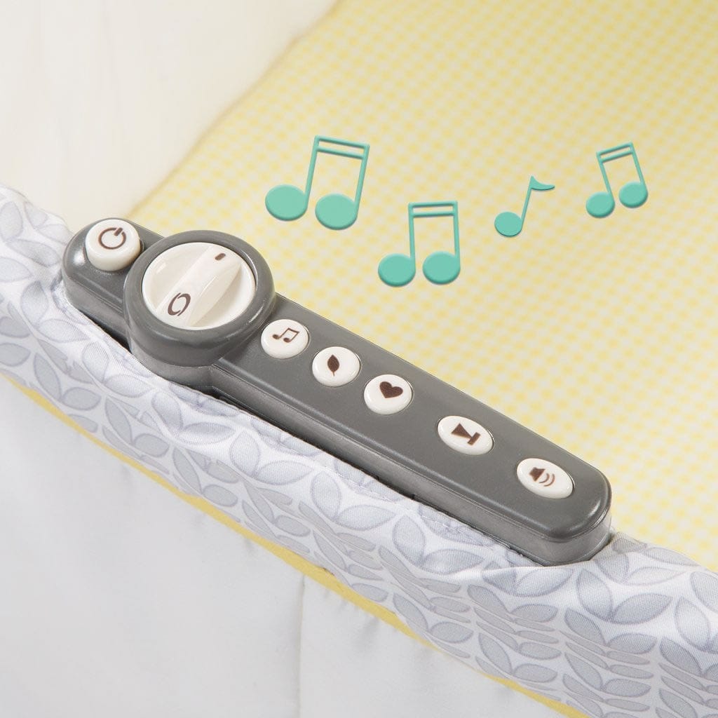 Summer Infant Bentwood Motion Bassinet - Chevron Leaf