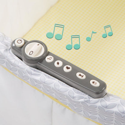 Summer Infant Bentwood Motion Bassinet - Chevron Leaf