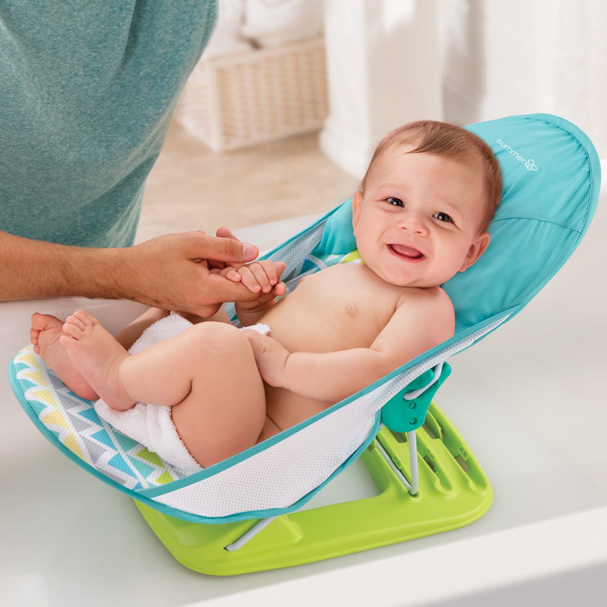 Summer Infant Deluxe Baby Bather - Triangle Stripes