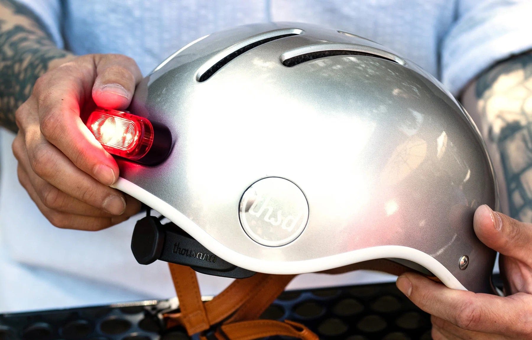 Thousand Magnetic Helmet Light - Stealth Black - TLGL05050100