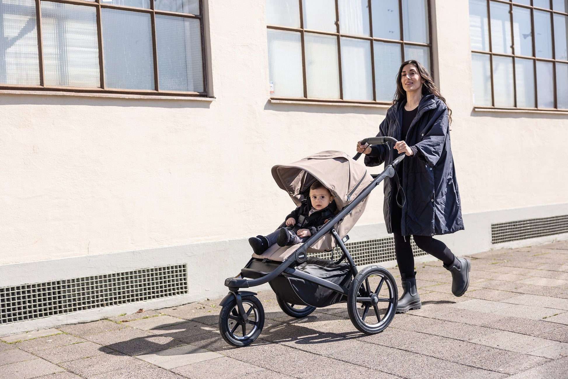 Thule Urban Glide 4-Wheel All-Terrain Stroller with Magnetic Buckle - Tinted Taupe - 10101997
