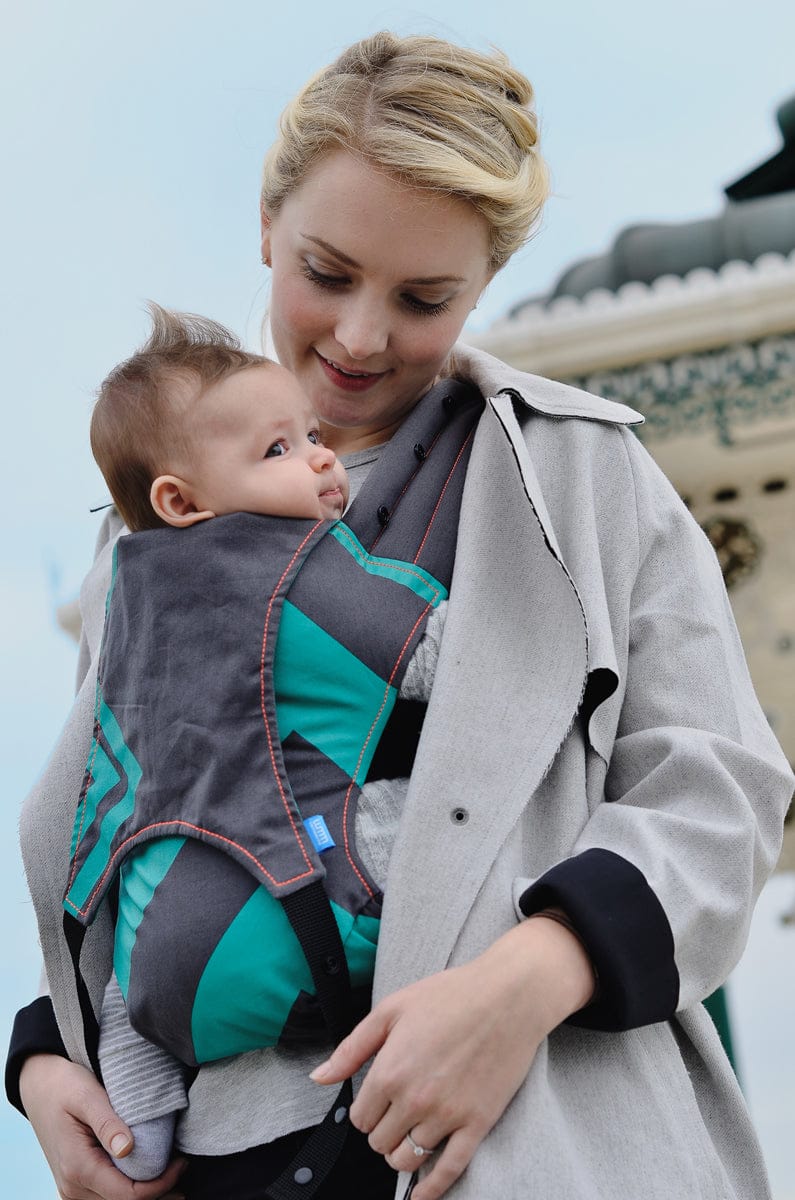 We Made Me Venture 2 in 1 Baby Carrier - Black Gradient Spot - 20110
